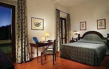 Отель Bettoja Relais Certosa 4*